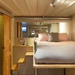 Tastefully Decorated House In Old - Rose