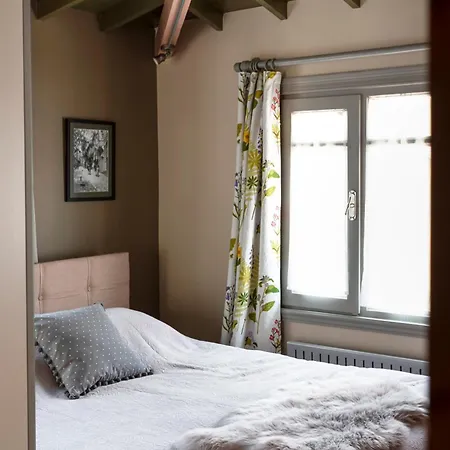Apartament Tastefully Decorated House In Old - Rose *