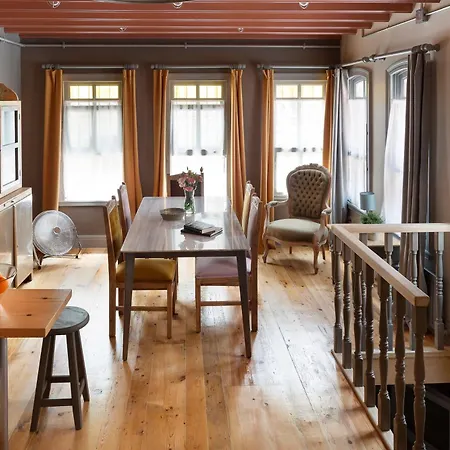 Tastefully Decorated House In Old - Rose * اسطنبول