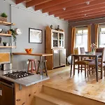 Lejlighed Tastefully Decorated House In Old - Rose