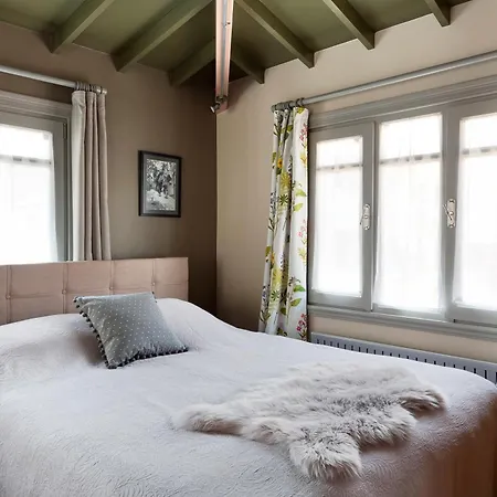 Tastefully Decorated House In Old - Rose Istanbul