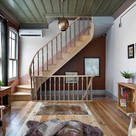 Apartment Tastefully Decorated House In Old - Rose Istanbul