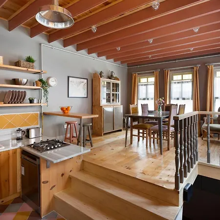 Tastefully Decorated House In Old - Rose * Istanbul